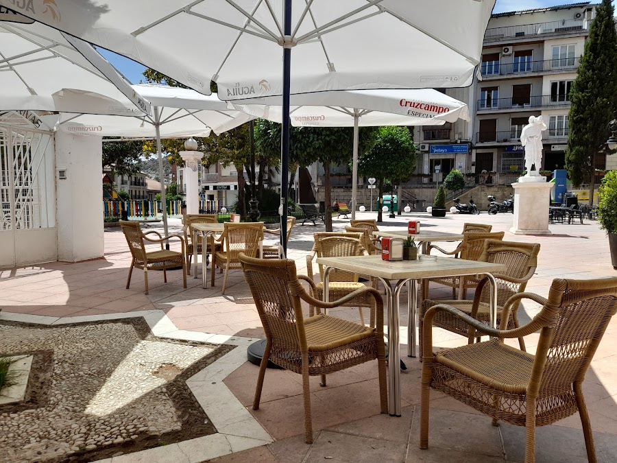 20 Pa’ Ca Bar & Cafetería