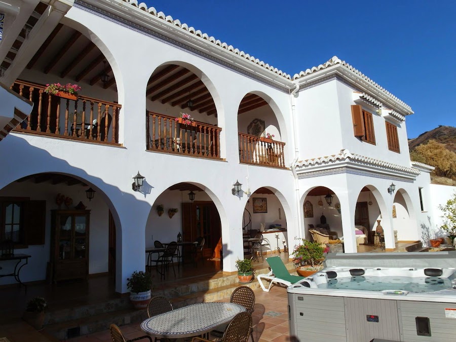 Casa Roble B&B