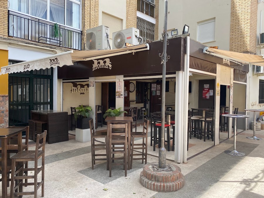 Moma's Pub